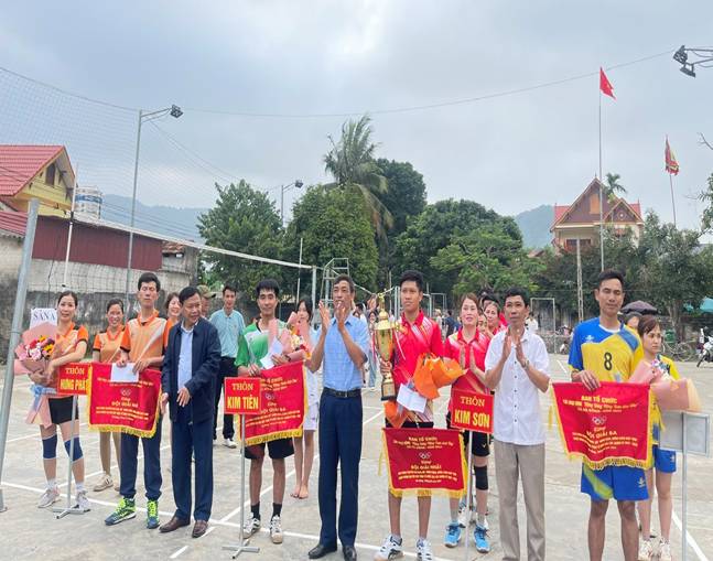 https://hatrung.thanhhoa.gov.vn/portal/Photos/2024-02/f596ad5682ec4aedz5172965223478_05f0450d4dd418444881e1bad7e25b78.jpg